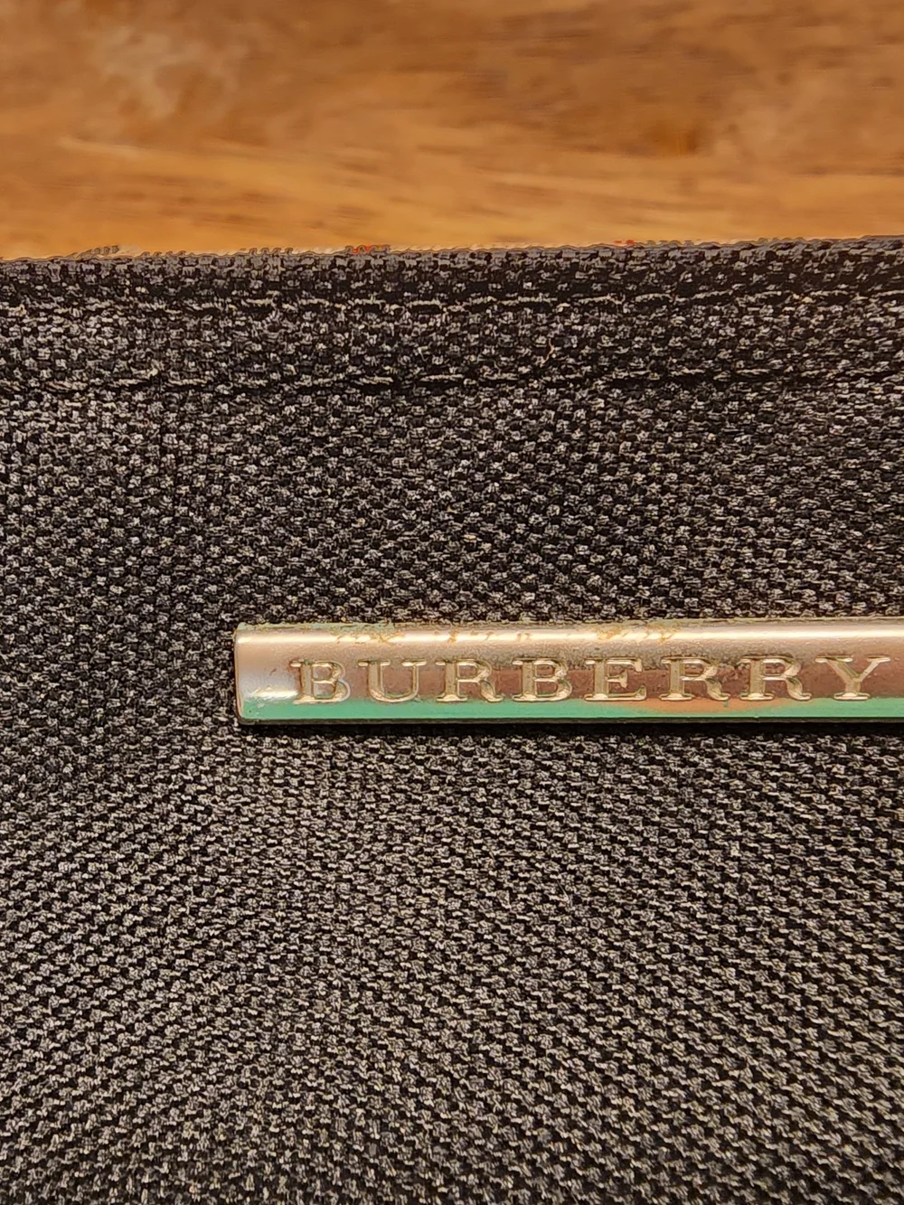 Burberry compact black